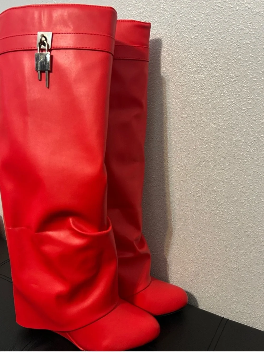 Luxury chic lock 🔒 boots